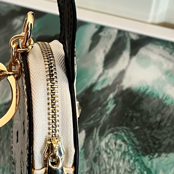 MCM White Visetos Canvan Rabbit Coin Purse/Keychain - Picture 6 of 7